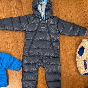 Patagonia Hi Loft Down Bunting Infant Dark Blue Snowsuit, barely worn